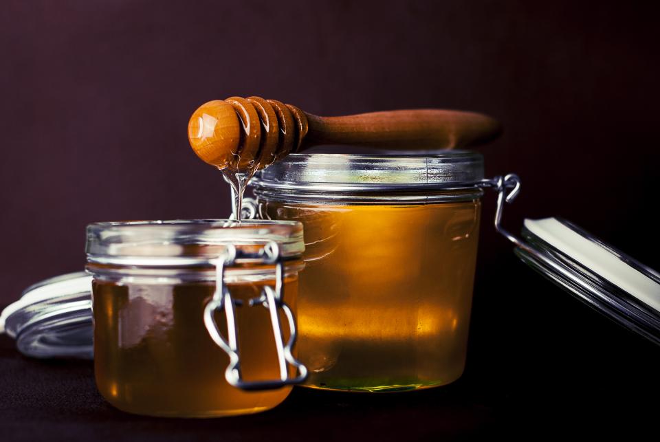 Raw organic honey